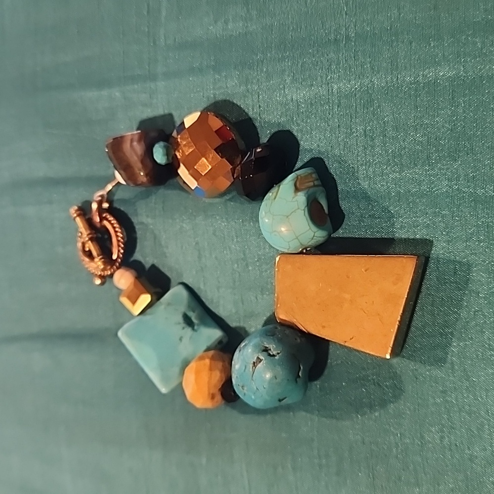 Turquoise and gold bracelet.